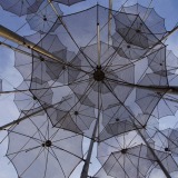 Regenschirme_Giorgos-Zogolopoulos_Schirmskulptur